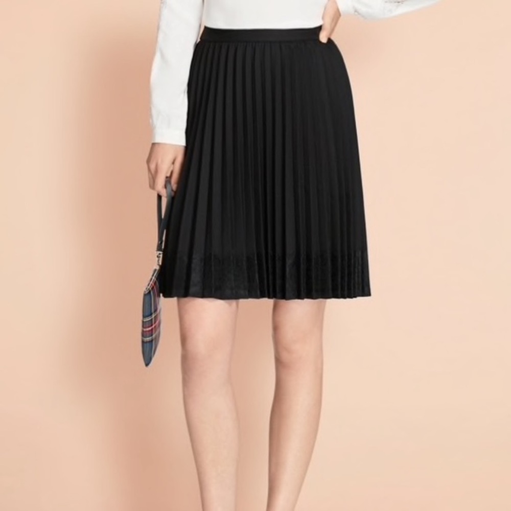 BROOKS BROTHERS Wool Black Pleated Skirt